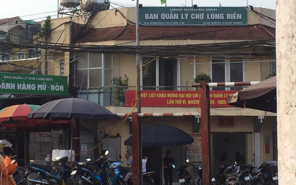 Ban quản lý chợ Long Biên